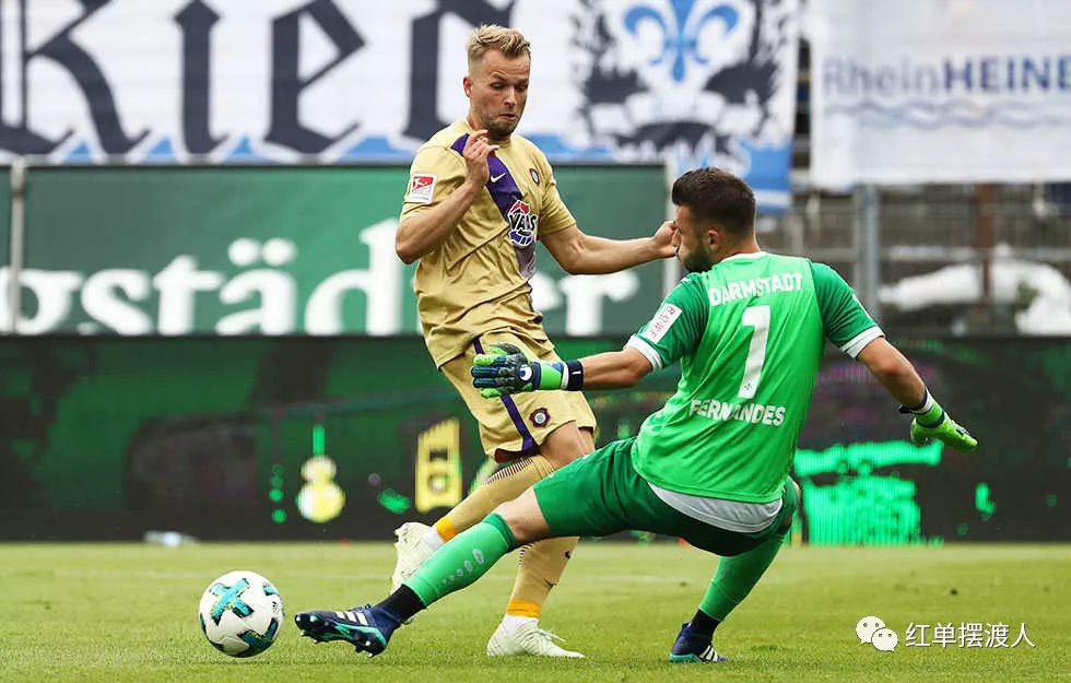 卡尔斯鲁厄队大胜保持不败纪录