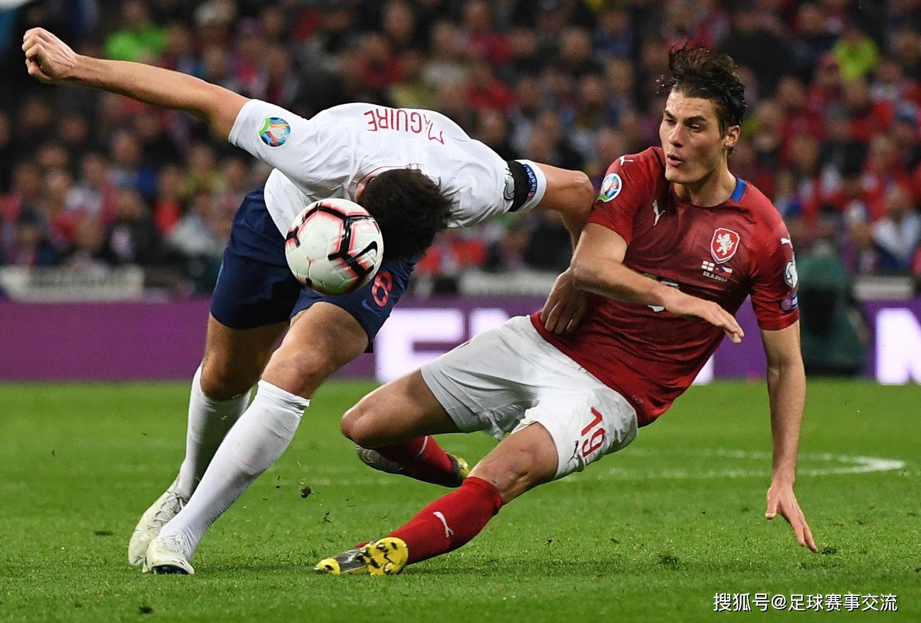 荷兰胜英格兰，斯特林梅开二度的简单介绍