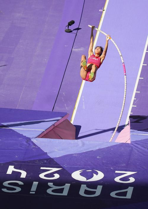 开云体育官网-法国选手实力抢夺！举重先锋风华再现