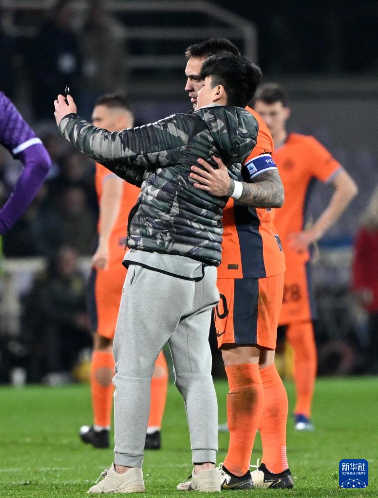 佛罗伦萨爆笑逆转，球迷沸腾喜迎连胜