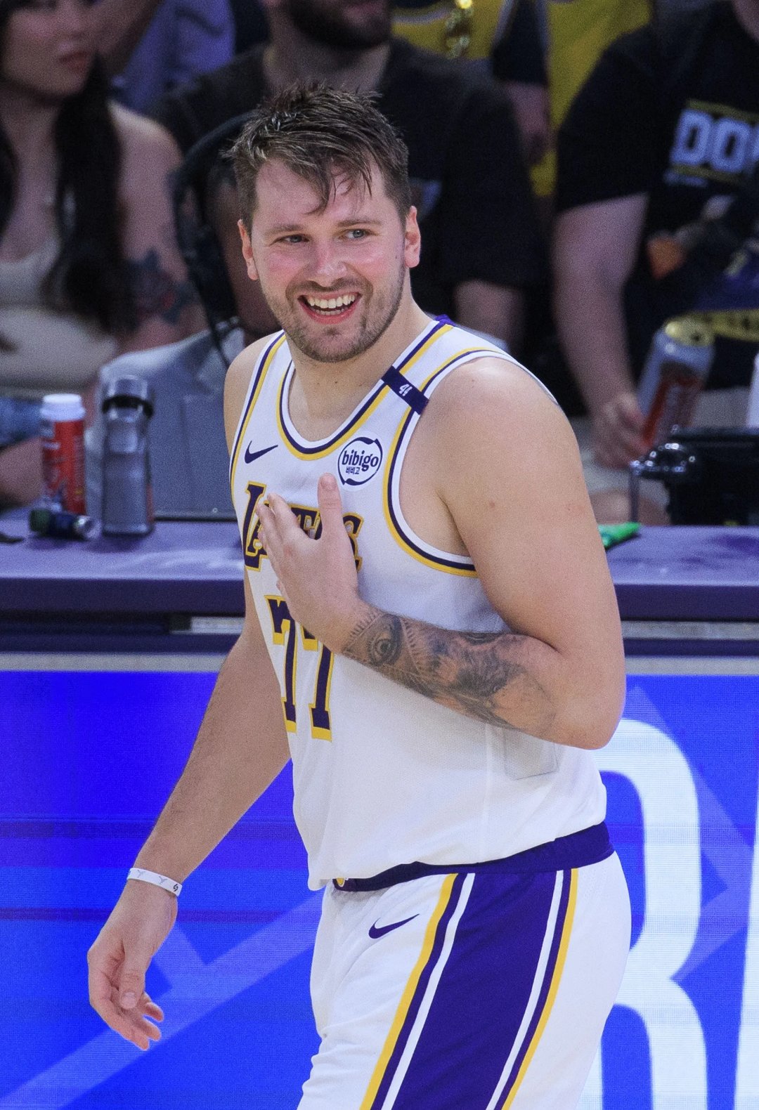 包含猛龙东契奇争议犯规,主帅遭遇禁赛处罚的词条 包含猛龙东契奇争议犯规,主帅遭遇禁赛处罚的词条