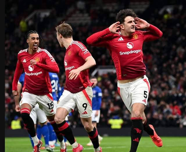 开云体育在线-曼联遭遇逆转，欧冠淘汰赛资格悬念重重