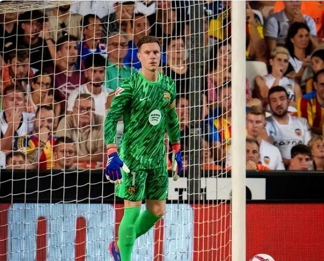 开云官网-包含曼城门将因伤赛季报销，球队后防需要调整的词条