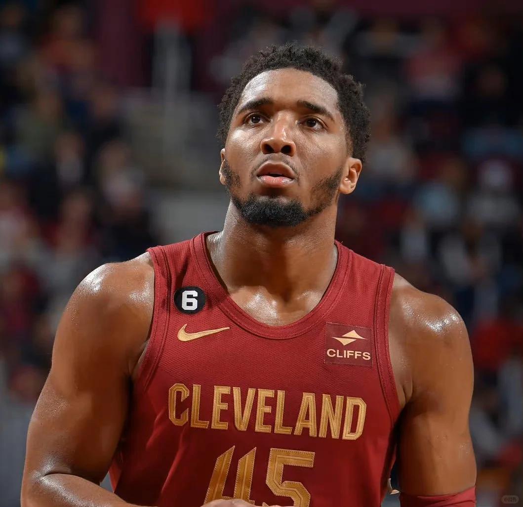 爵士客场力克猛龙,米切尔砍下分 爵士客场力克猛龙,米切尔砍下分