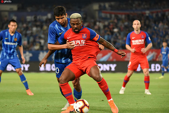 江苏苏宁客场击败重庆斯威，客场三分在握的简单介绍