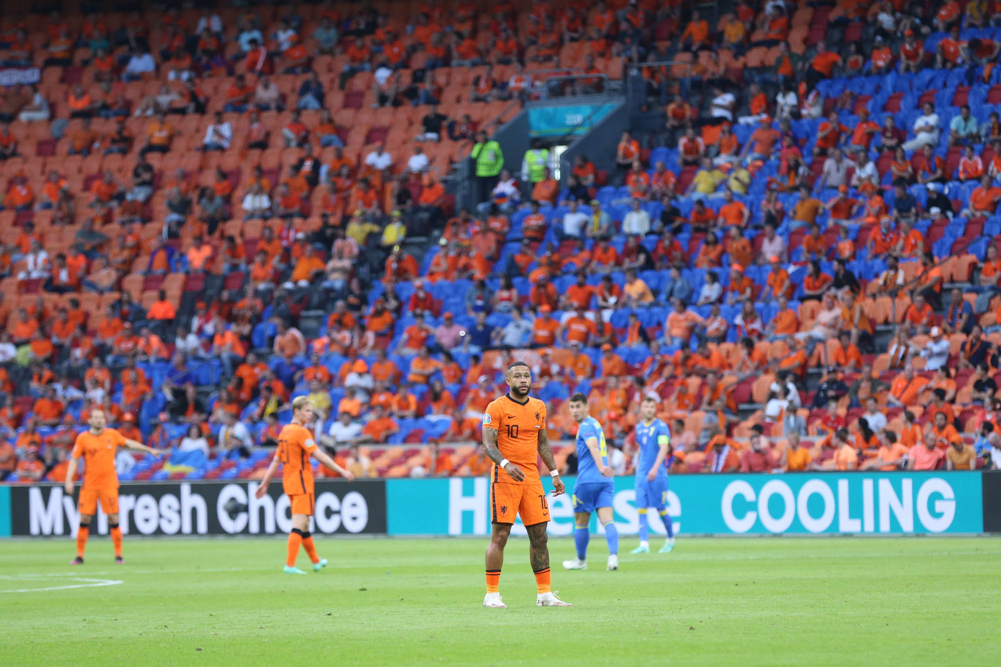 包含荷兰力争胜利，目标三分不容失误的词条