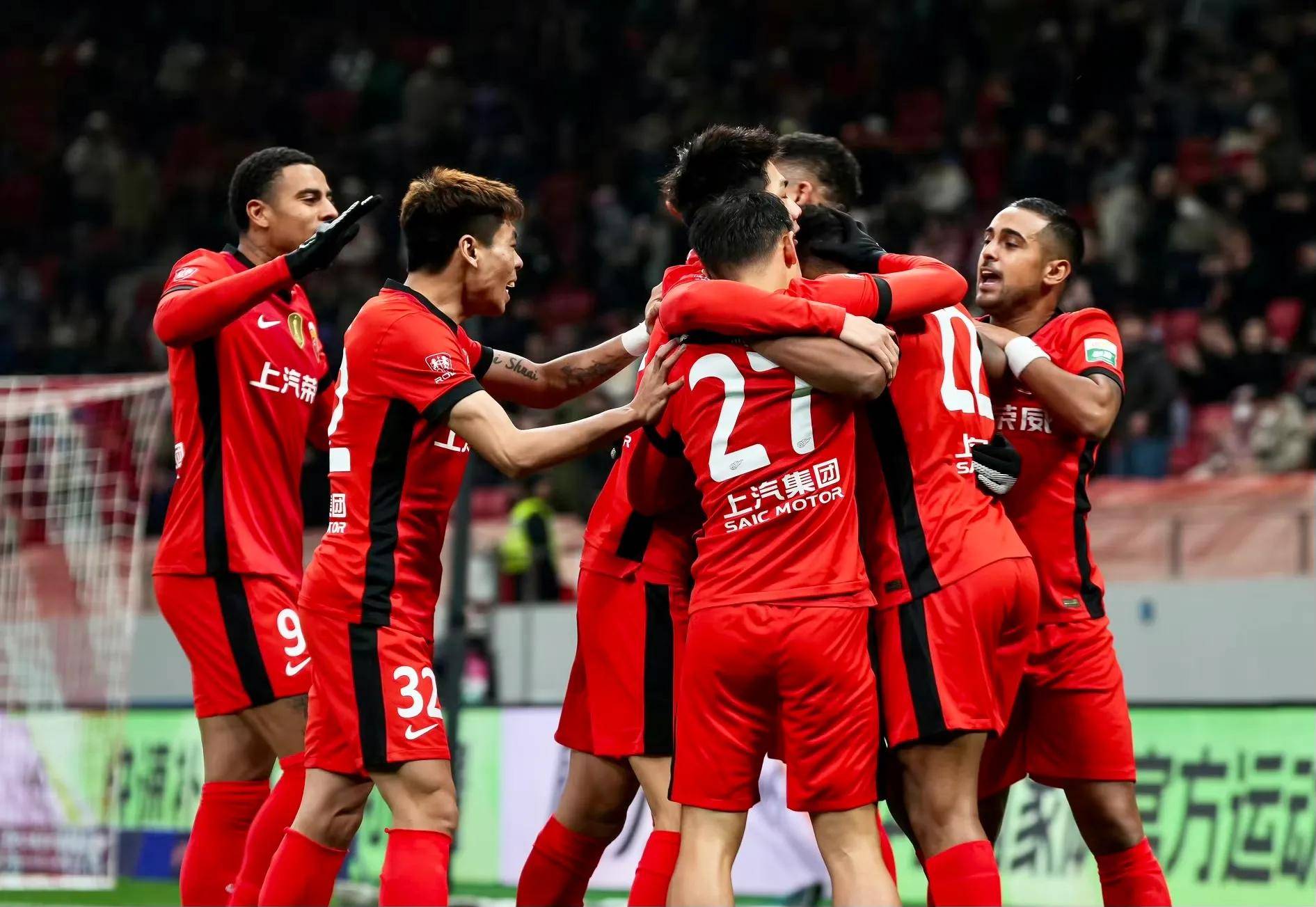 长春亚泰客场击败上海申花，实现联赛两连胜的简单介绍