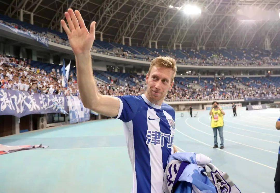 关于波兰力拒瑞士，卫冕冠军能否守住领先？的信息