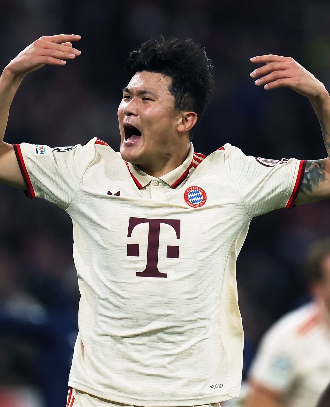 开云体育平台APP-拜仁慕尼黑全队高涨士气，备受瞩目