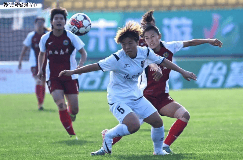 开云体育APP下载-球场上的风云：女足比赛激情开战的简单介绍