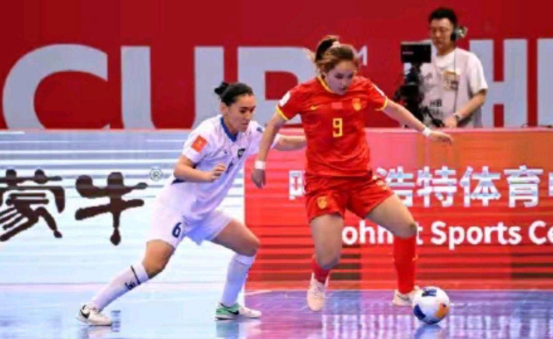 中国女足球员在比赛中斩获胜利 中国女足球员在比赛中斩获胜利