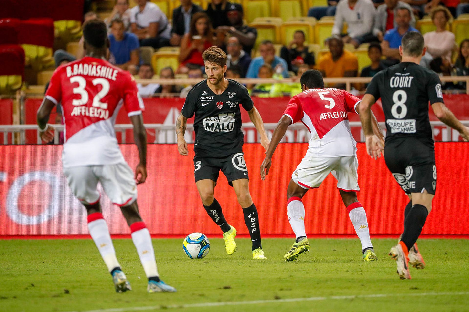 摩纳哥豪取胜利,刷新赛季战绩 摩纳哥豪取胜利,刷新赛季战绩