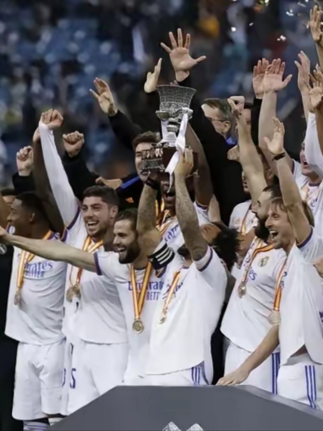 西欧顶尖球队夺冠,成功挺进伊斯坦布尔赛四强 西欧顶尖球队夺冠,成功挺进伊斯坦布尔赛四强