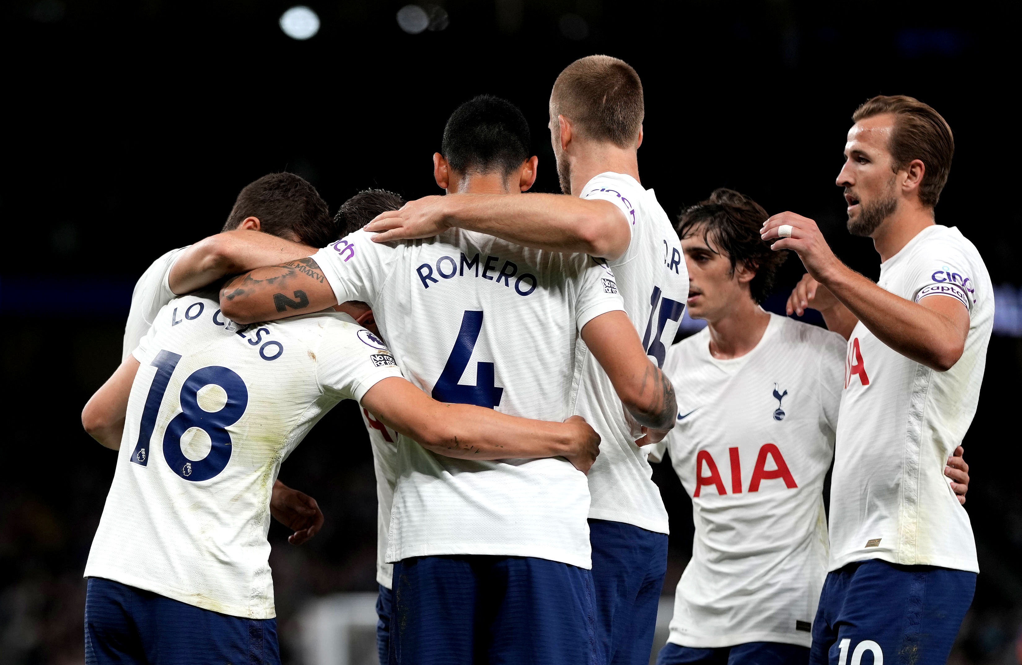 华沙军团队员表现出色,轻松击败对手 华沙军团队员表现出色,轻松击败对手