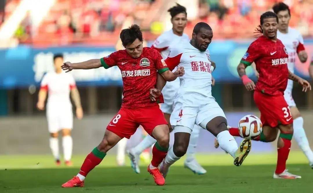 关于大连云榜客场大胜，继续领跑积分榜的信息