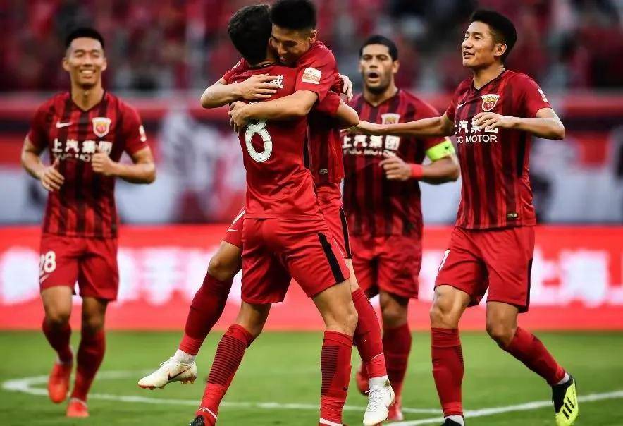 开云官网-上港门将连续扑出多次关键球，展现实力