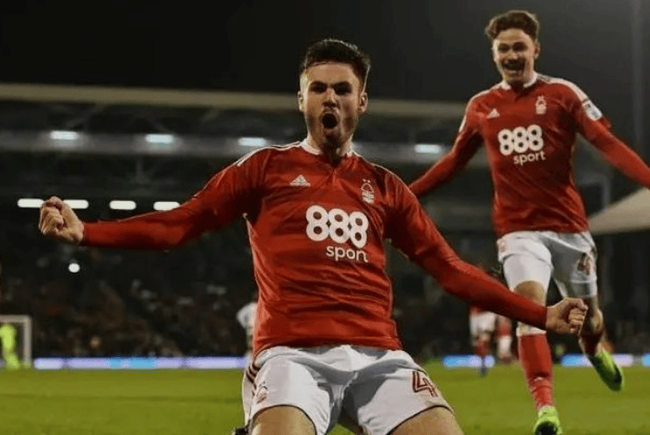 开云APP-西汉姆联主帅信心满满，力争联赛前四