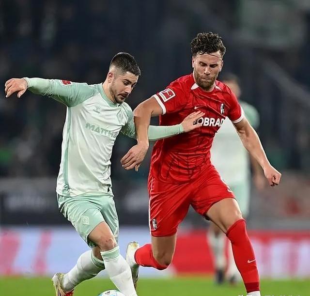 弗赖堡战胜对手，豪取三分重返前十