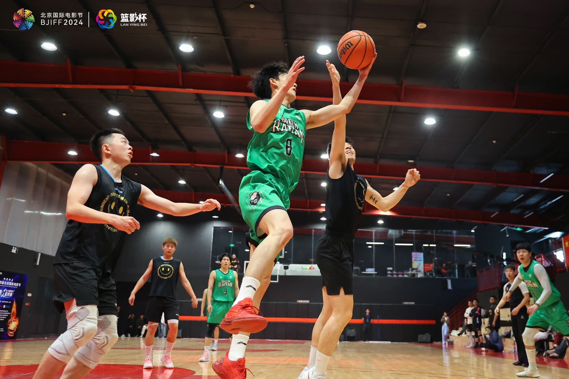 亚美尼亚队搏命表现，成功晋级四分之一决赛