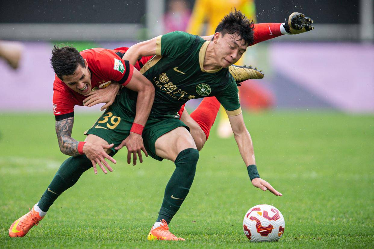 国安主场惨败，中超争冠形势不容乐观