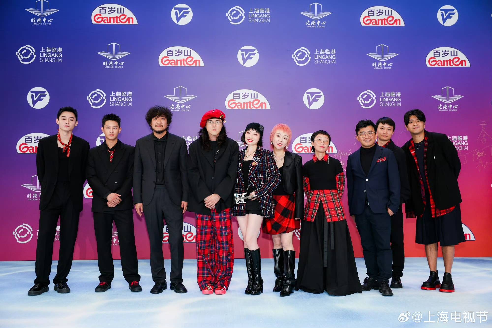 包含突尼斯游泳选手刷新个人最佳，再获认可的词条