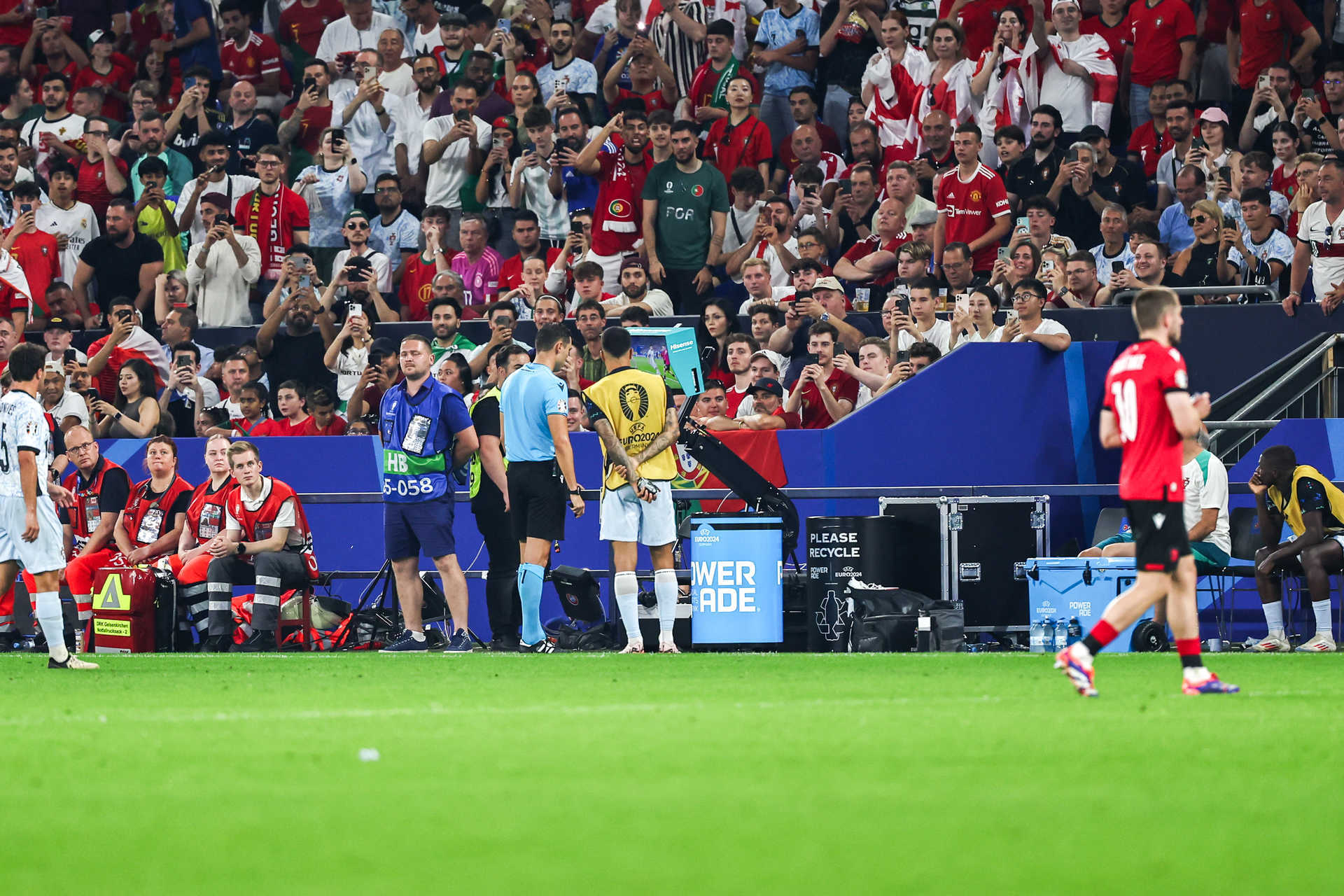 摩尔多瓦新星崭露头角,晋级欧洲杯淘汰赛 摩尔多瓦新星崭露头角,晋级欧洲杯淘汰赛