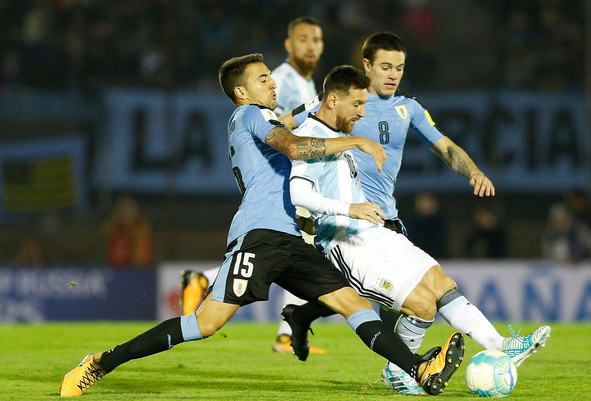 英格兰队备战面对秘鲁队，全力以赴争胜