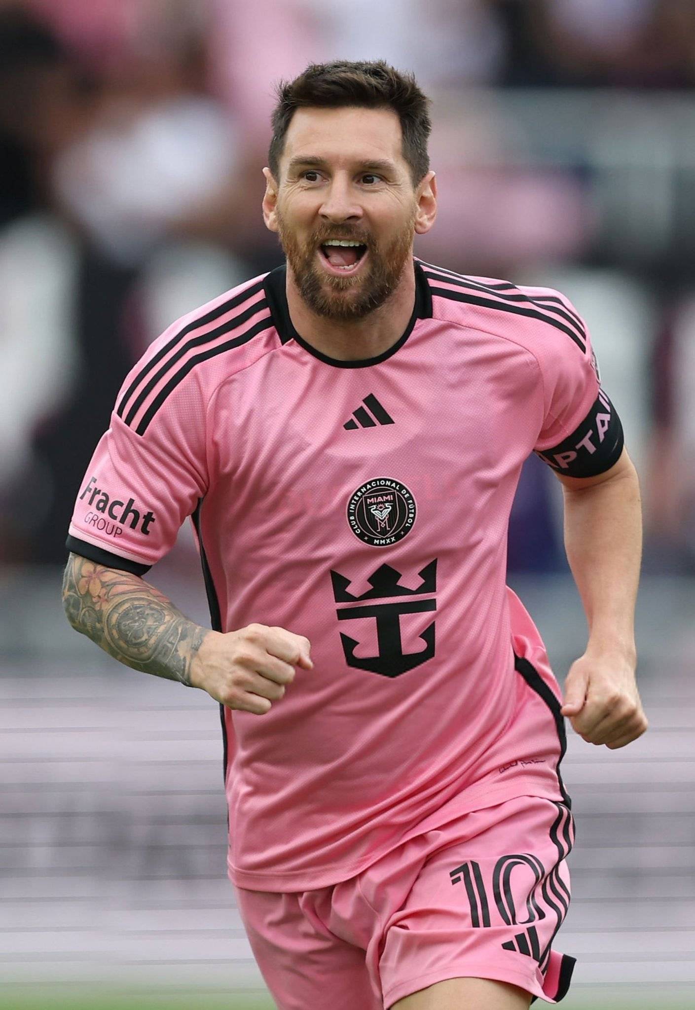 荷兰队惨遭挫败，止步欧洲杯强赛