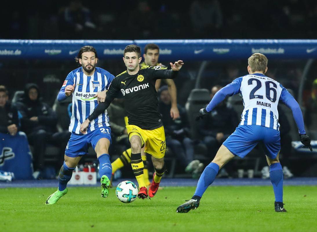 开云体育APP下载-柏林赫塔球队表现出色，斩获分