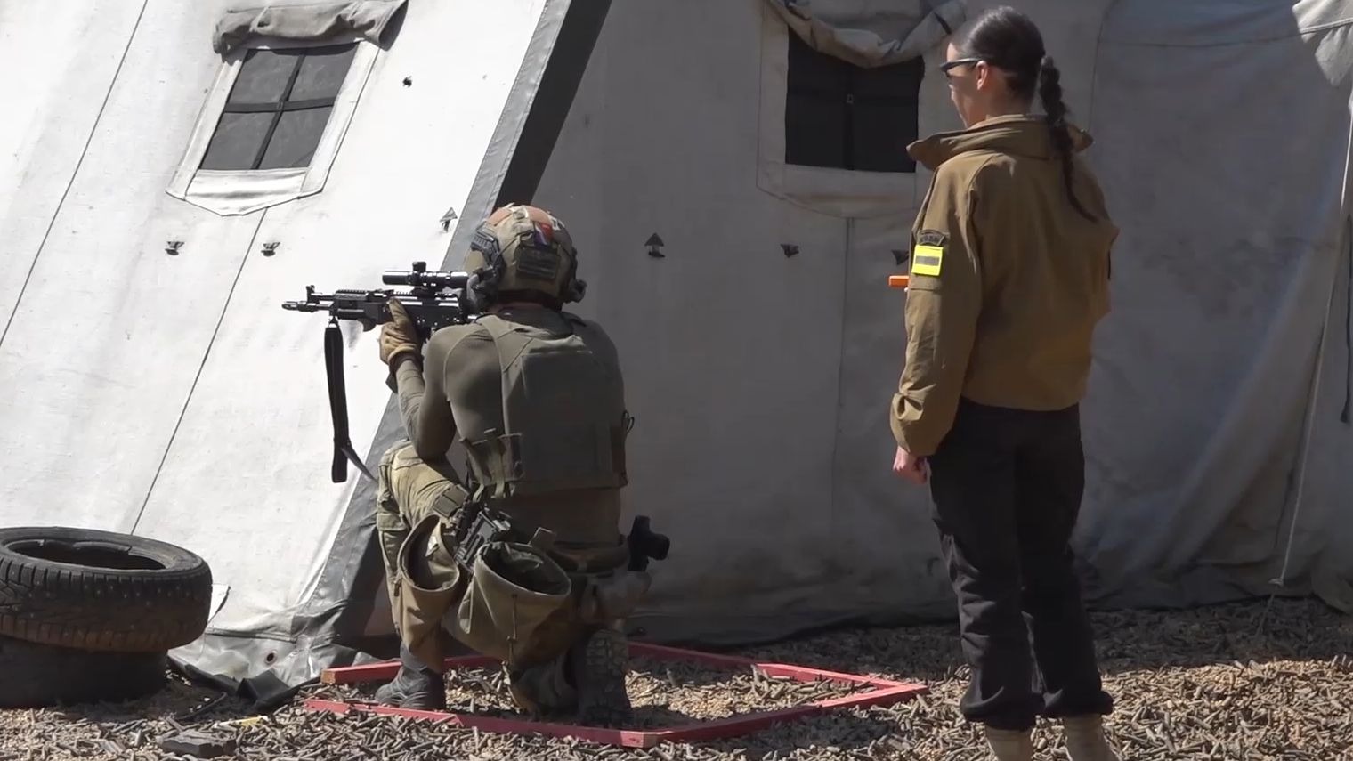 射击比赛俄罗斯选手稳定发挥夺冠