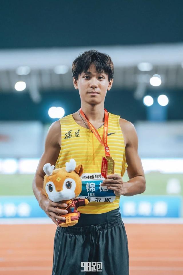 包含加拿大田径选手一路领先,成功夺得冠军的词条 包含加拿大田径选手一路领先,成功夺得冠军的词条