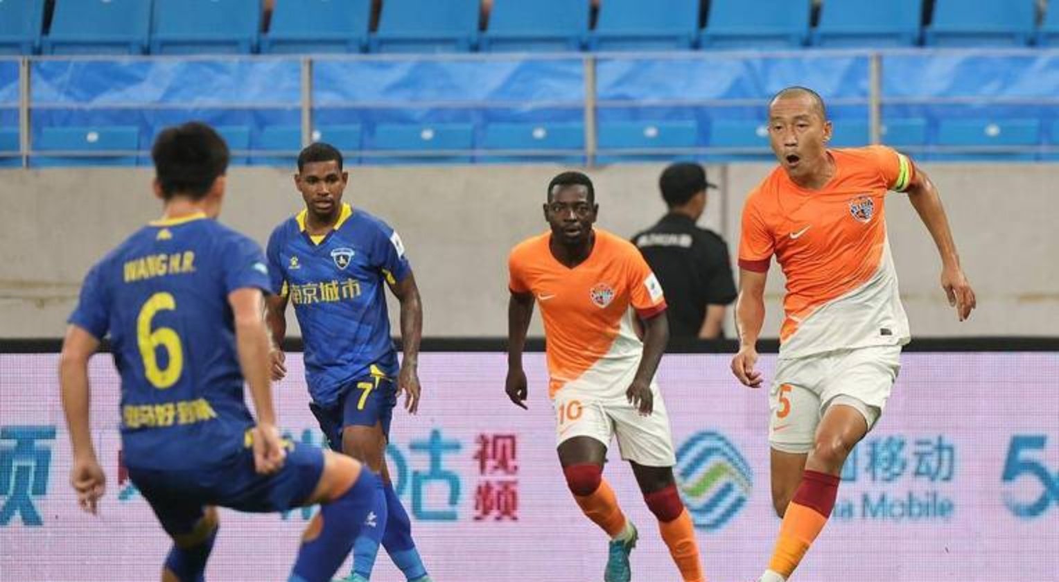 球队士气低落近期表现失去稳定性