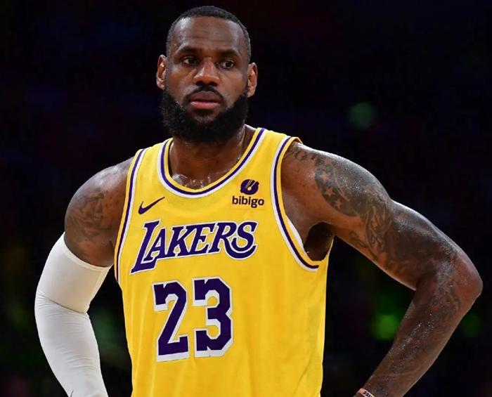 斯帕尔纳势如破竹，冠军梦想愈发触手可及的简单介绍