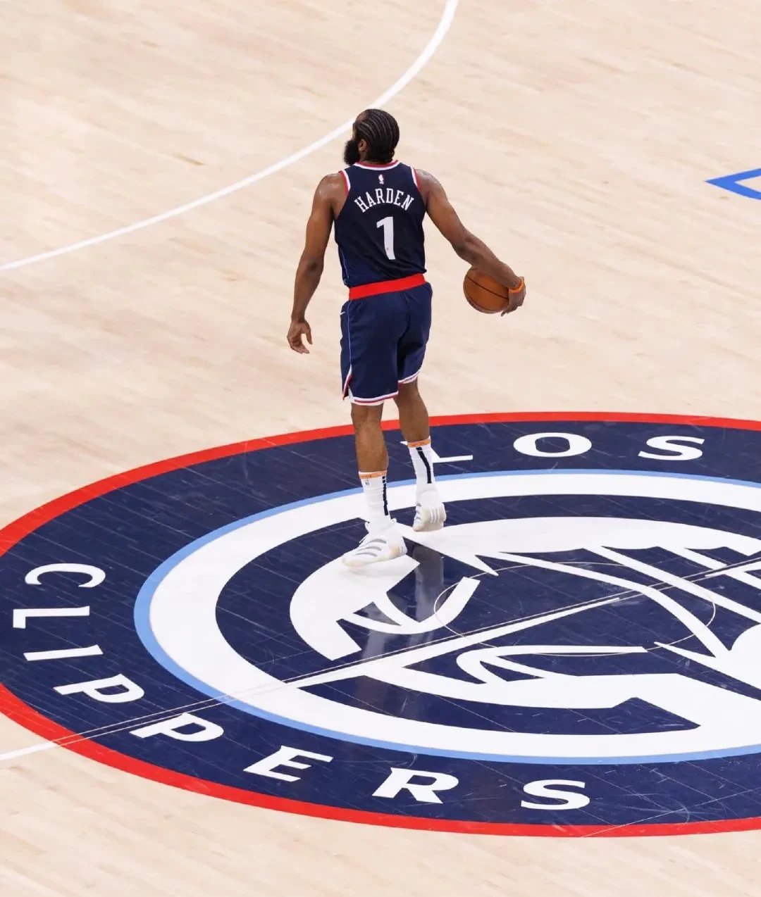 开云体育官方网站-快船逆转魔术，实现胜利