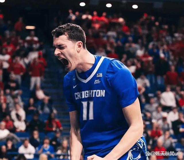 爵士力克黄蜂,取得连胜 爵士力克黄蜂,取得连胜