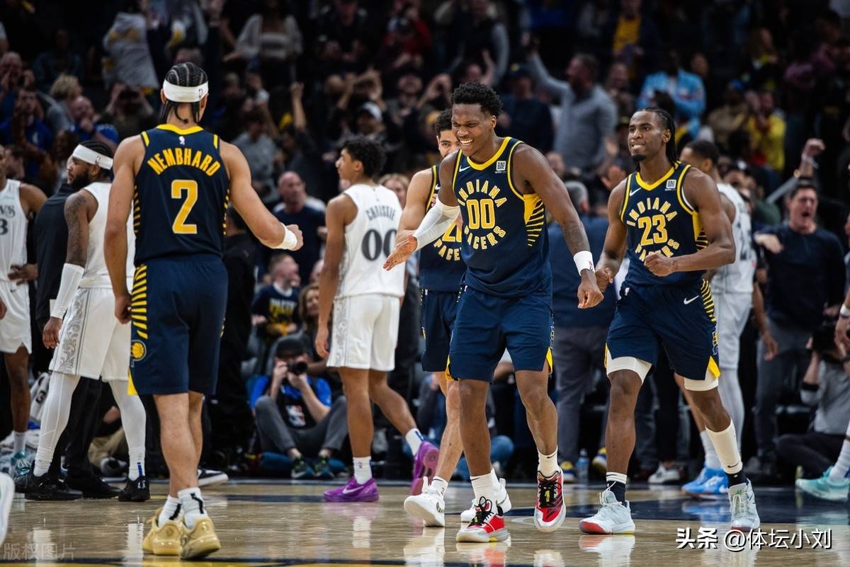 包含步行者战胜独行侠，重返东部前四的词条