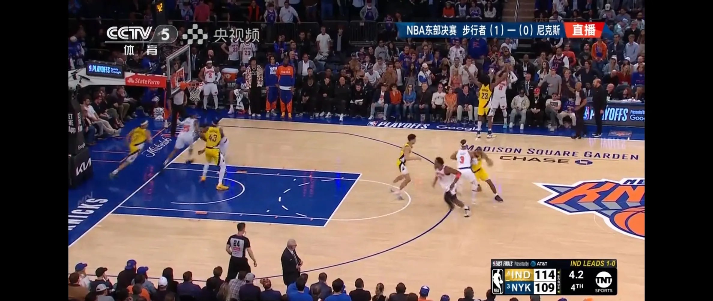 开云APP-老鹰主场击败步行者，登顶东部