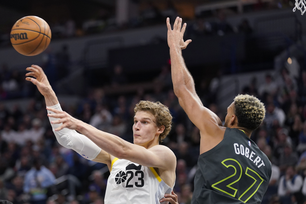 爵士力克尼克斯,米切尔和戈贝尔发威 爵士力克尼克斯,米切尔和戈贝尔发威