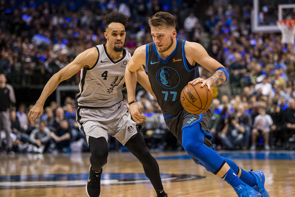 小牛大胜独行侠,唐西奇独得40分 小牛大胜独行侠,唐西奇独得40分