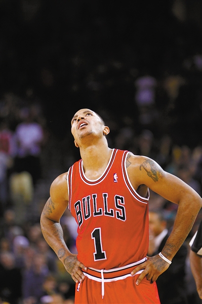 小牛客场惜败猛龙遭遇两连败 小牛客场惜败猛龙遭遇两连败